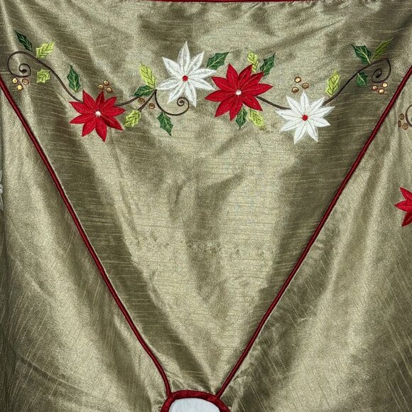 Earl & Wilson Christmas Tree Skirt Embroidered Gold Red Poinsettia Button Classi - Picture 5 of 6